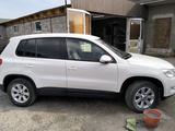 Volkswagen Tiguan 2009 года за 3 500 000 тг. в Шымкент – фото 2