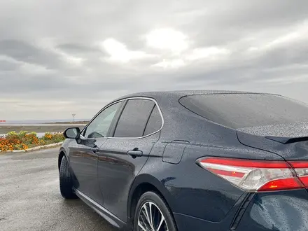 Toyota Camry 2018 года за 10 000 000 тг. в Усть-Каменогорск