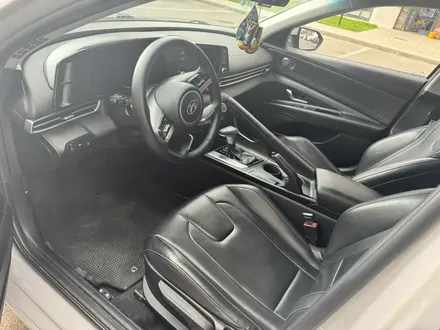 Hyundai Elantra 2023 года за 8 200 000 тг. в Астана – фото 2