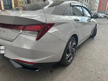 Hyundai Elantra 2023 года за 8 200 000 тг. в Астана – фото 5