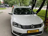 Volkswagen Passat 2014 года за 7 100 000 тг. в Алматы – фото 4