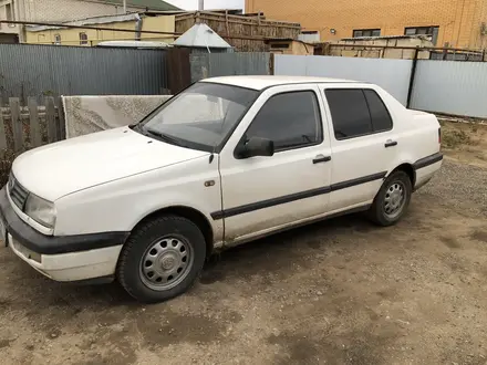 Volkswagen Vento 1996 года за 1 100 000 тг. в Актобе – фото 4