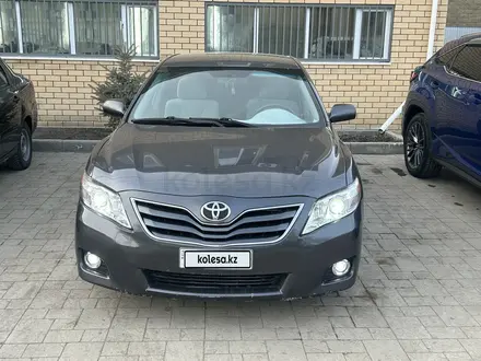 Toyota Camry 2010 года за 4 400 000 тг. в Актобе – фото 2
