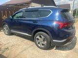 Hyundai Santa Fe 2022 годаfor16 000 000 тг. в Атырау – фото 3