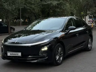 Hongqi E-QM5
