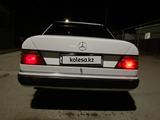 Mercedes-Benz E 230 1990 года за 2 300 000 тг. в Алматы – фото 5