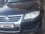 Volkswagen Touareg 2010 года за 6 500 000 тг. в Астана