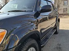 Toyota Sequoia, 2005
