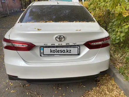 Toyota Camry 2019 года за 13 800 000 тг. в Караганда – фото 23