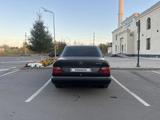 Mercedes-Benz E 260 1992 годаүшін900 000 тг. в Караганда – фото 4