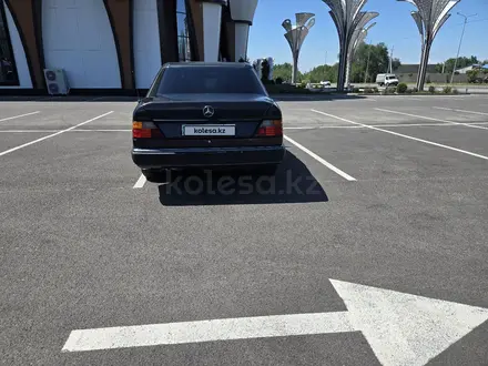 Mercedes-Benz E 230 1992 года за 1 700 000 тг. в Алматы – фото 2