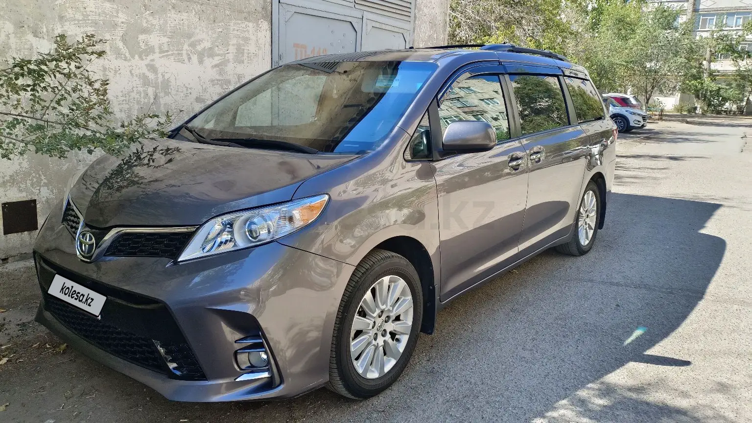 Toyota Sienna, 2015