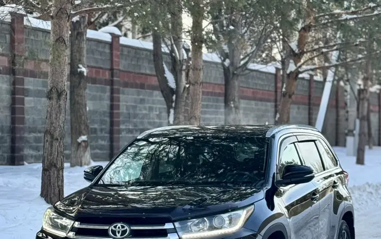 Toyota Highlander 2017 годаfor18 000 000 тг. в Астана