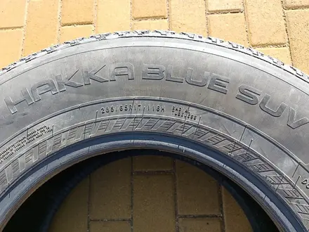 Шины 285/65 R17 — "Nokian Hakka Blue SUV" (Россия), летние, в отл за 160 000 тг. в Астана – фото 8