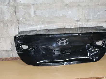 Крышка багажника Hyundai Accent 17- за 15 000 тг. в Караганда