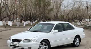 Toyota Camry 2000 года за 3 200 000 тг. в Астана