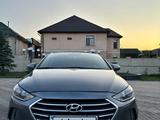 Hyundai Elantra 2018 годаүшін8 200 000 тг. в Алматы