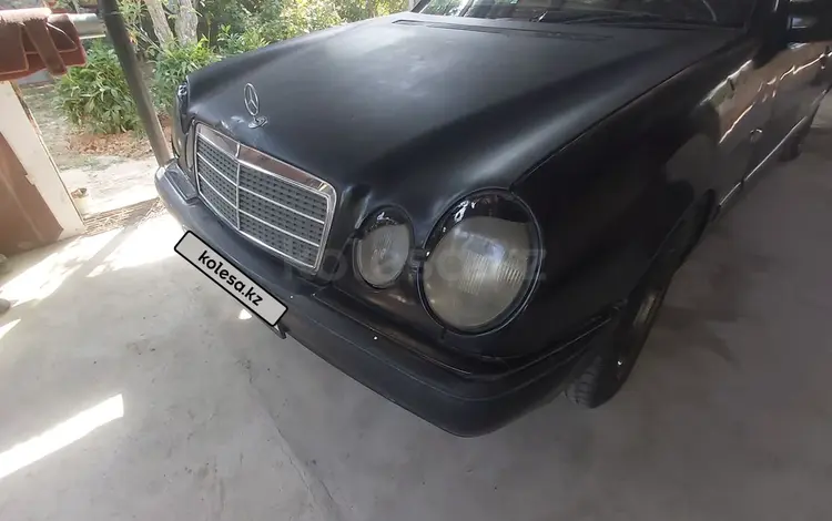 Mercedes-Benz E 230 1997 годаүшін1 800 000 тг. в Алматы