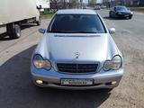 Mercedes-Benz C 180 2002 года за 2 850 000 тг. в Алматы – фото 3