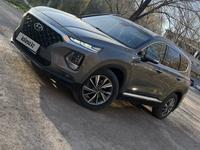 Hyundai Santa Fe 2019 года за 14 200 000 тг. в Караганда