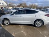 Hyundai Elantra 2019 года за 7 400 000 тг. в Уральск – фото 3