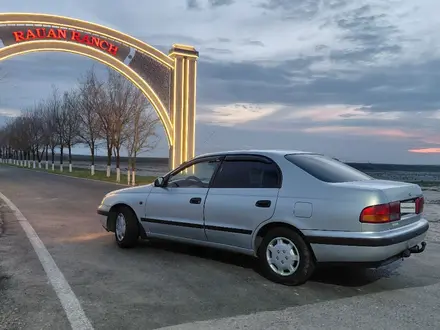 Toyota Carina E 1997 года за 2 600 000 тг. в Шымкент – фото 4