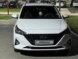 Hyundai Accent 2021 годаfor8 200 000 тг. в Семей – фото 2