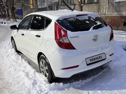 Hyundai Solaris 2015 года за 6 500 000 тг. в Уральск – фото 3