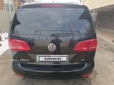 Volkswagen Touran 2012 года за 5 500 000 тг. в Алматы – фото 5