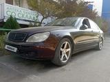 Mercedes-Benz S 320 1999 года за 3 400 000 тг. в Алматы – фото 2