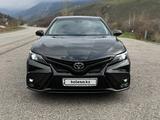 Toyota Camry 2021 года за 13 600 000 тг. в Алматы – фото 3