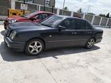Mercedes-Benz E 240 1998 года за 1 600 000 тг. в Шымкент – фото 2