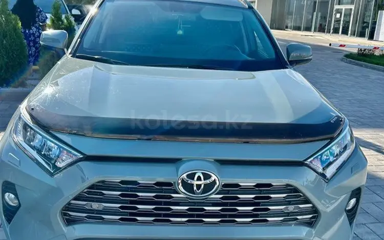 Toyota RAV4 2020 года за 17 000 000 тг. в Астана