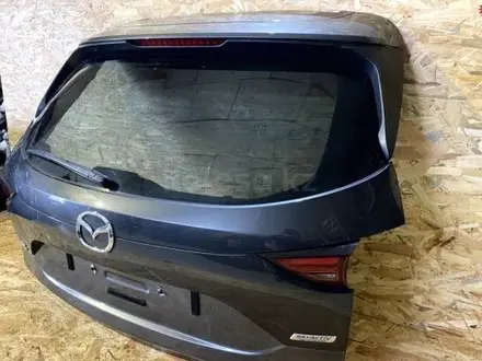 Крышка багажника на Mazda CX-5 KF за 600 000 тг. в Алматы – фото 2