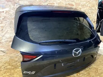 Крышка багажника на Mazda CX-5 KF за 600 000 тг. в Алматы – фото 3