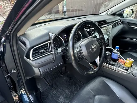Toyota Camry 2018 года за 12 200 000 тг. в Тараз – фото 10