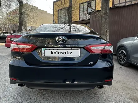 Toyota Camry 2018 года за 12 200 000 тг. в Тараз – фото 3