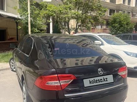 Skoda Superb 2014 года за 5 500 000 тг. в Алматы – фото 12