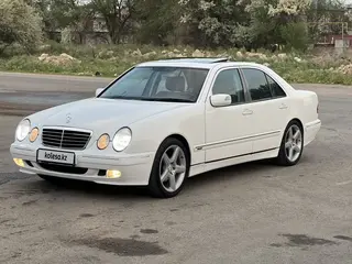 Mercedes-Benz E 320