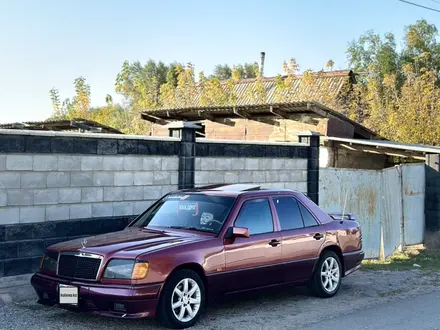 Mercedes-Benz E 220 1993 года за 1 800 000 тг. в Алматы – фото 2