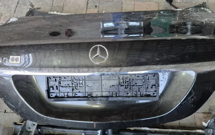 Крышка багажника Mercedes W222 за 240 000 тг. в Алматы