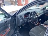 Toyota Camry 2005 годаүшін4 800 000 тг. в Актобе – фото 2