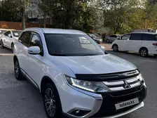 Mitsubishi Outlander, 2016