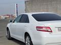 Toyota Camry 2011 года за 5 500 000 тг. в Атырау – фото 4