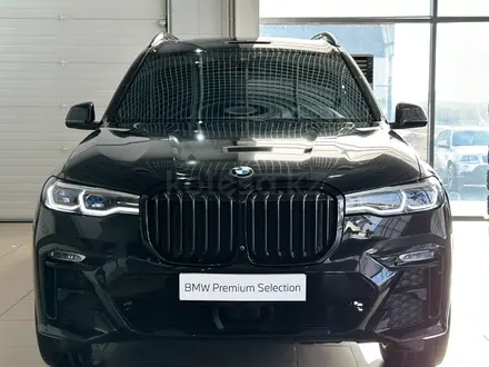 BMW X7 XDrive 40i 2021 года за 51 000 000 тг. в Караганда – фото 2