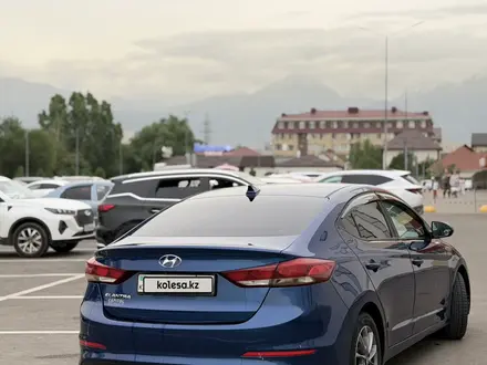 Hyundai Elantra 2017 года за 5 700 000 тг. в Алматы – фото 2