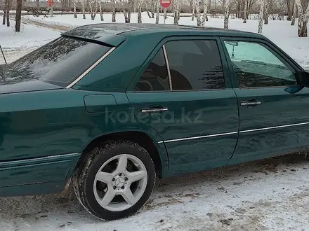 Mercedes-Benz E 200 1994 года за 2 850 000 тг. в Павлодар