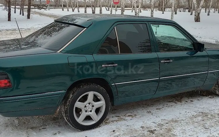 Mercedes-Benz E 200 1994 года за 2 850 000 тг. в Павлодар