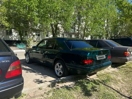 Mercedes-Benz E 200 1994 года за 2 850 000 тг. в Павлодар – фото 4