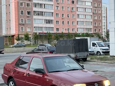 Volkswagen Vento 1997 года за 1 750 000 тг. в Шымкент